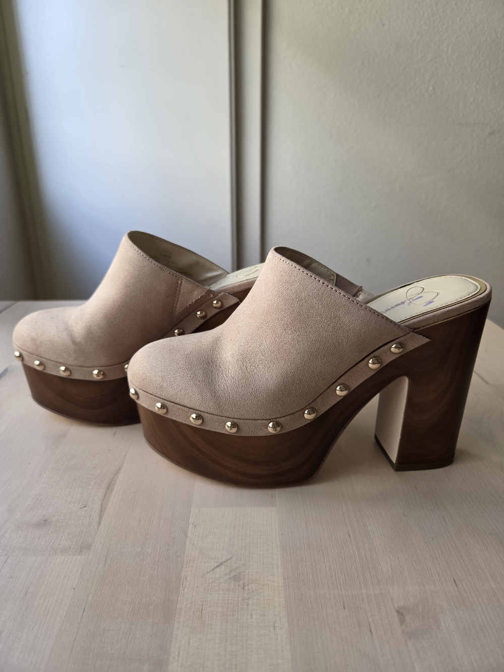 Jessica  Simpson "Dalia" platform  mule clog studded beige. Size 5.5